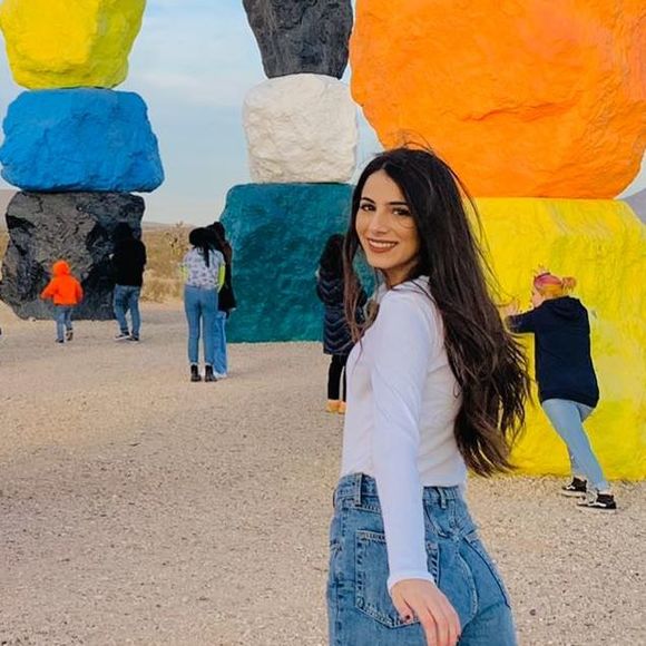 Meet your Posher, Mona - Picture 1 of 1